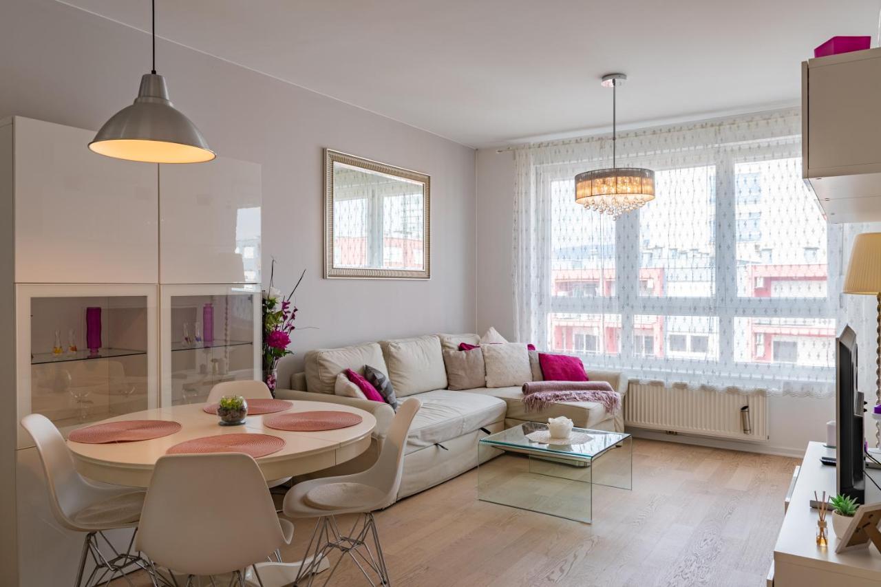 Flexible Selfcheckins 23 - Zagreb - Garage - Electric Vehicle Ccharger - Loggia - New - Luxury Apartment Bagian luar foto