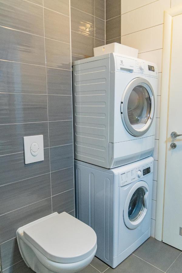 Flexible Selfcheckins 23 - Zagreb - Garage - Electric Vehicle Ccharger - Loggia - New - Luxury Apartment Bagian luar foto